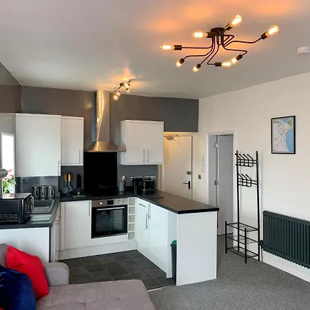 Apartment Lighthouse View: Seaside Retreat With Sky Tv And Free Parking Scarborough