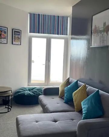 Lighthouse View: Seaside Retreat With Sky Tv And Free Parking * Scarborough