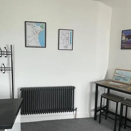 Apartment Lighthouse View: Seaside Retreat With Sky Tv And Free Parking Scarborough