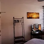 Apartment Lighthouse View: Seaside Retreat With Sky Tv And Free Parking