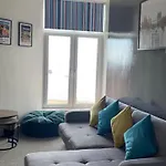 Lighthouse View: Seaside Retreat With Sky Tv And Free Parking * Scarborough