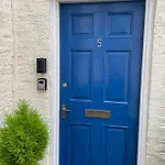 Lighthouse View: Seaside Retreat With Sky Tv And Free Parking Apartment Scarborough