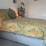 Lighthouse View: Seaside Retreat With Sky Tv And Free Parking * Scarborough