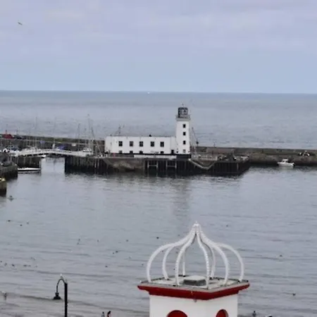 Lighthouse View - Amazing Sea And View - Free Sky Tv Including Sports And Movies - Fast Wifi - Free Private Parking *