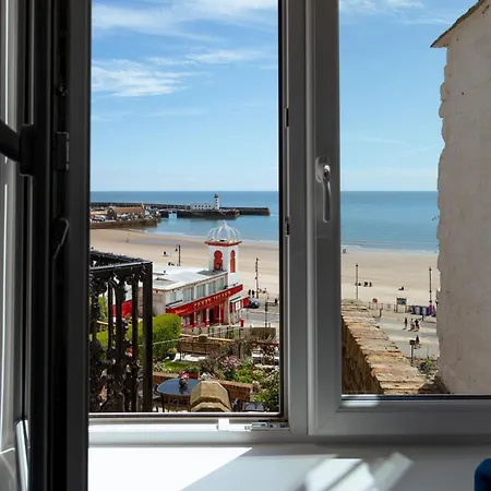 Apartment Lighthouse View: Seaside Retreat With Sky Tv And Free Parking Scarborough