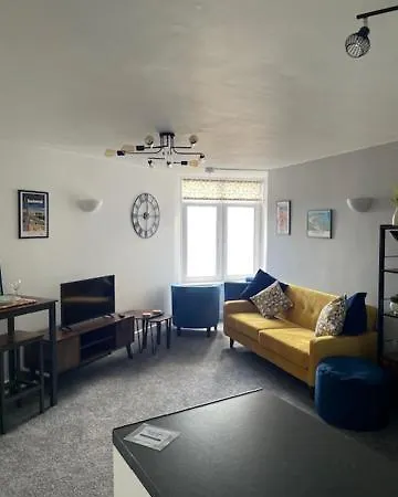 Lighthouse View - Amazing Sea And View - Free Sky Tv Including Sports And Movies - Fast Wifi - Free Private Parking Apartment Scarborough