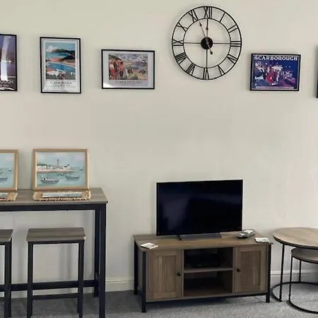 Apartment Lighthouse View - Amazing Sea And View - Free Sky Tv Including Sports And Movies - Fast Wifi - Free Private Parking