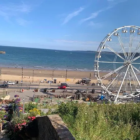 Lighthouse View - Amazing Sea And View - Free Sky Tv Including Sports And Movies - Fast Wifi - Free Private Parking * Scarborough
