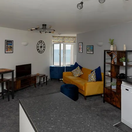 Lighthouse View - Amazing Sea And View - Free Sky Tv Including Sports And Movies - Fast Wifi - Free Private Parking 아파트 스카버러